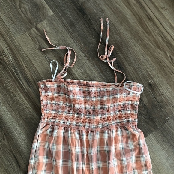 Women’s unbranded peach and white plaid jumpsuit - Picture 3 of 7